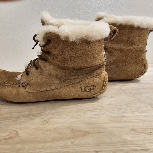 UGG Chickaree Suede Moccasin Boots Chestnut Brown - Picture 2 of 8